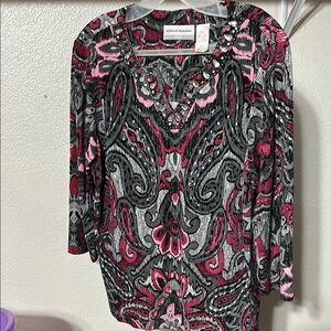 Alfred Dunner Black and Pink Graphic 3/4 Sleeve Blouse